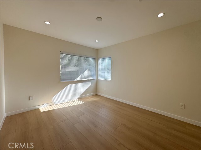 Building Photo - 8633 Bluffdale Dr