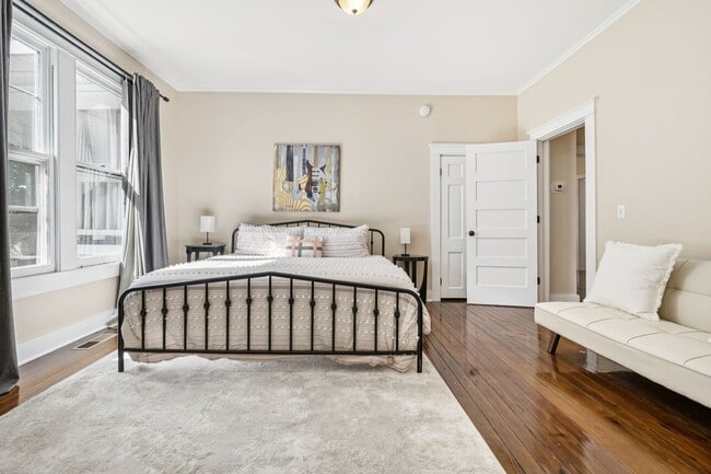 Building Photo - 920 Silverdene Pl