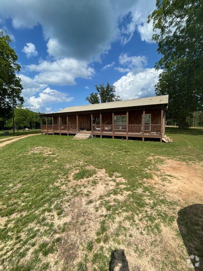 Building Photo - Pastoral Living