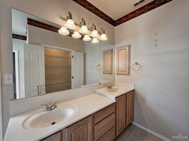 Building Photo - 26 Wisteria Dr