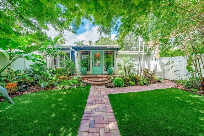 Building Photo - 417 NE 15th Ave