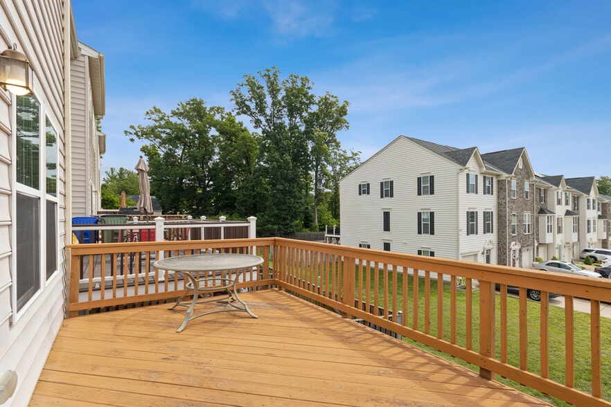 Main Level Deck - 3107 Alliance Ct