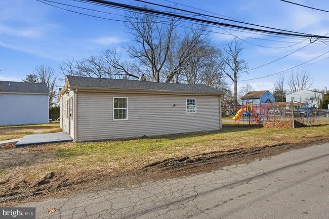 Building Photo - 1942 Ford Rd