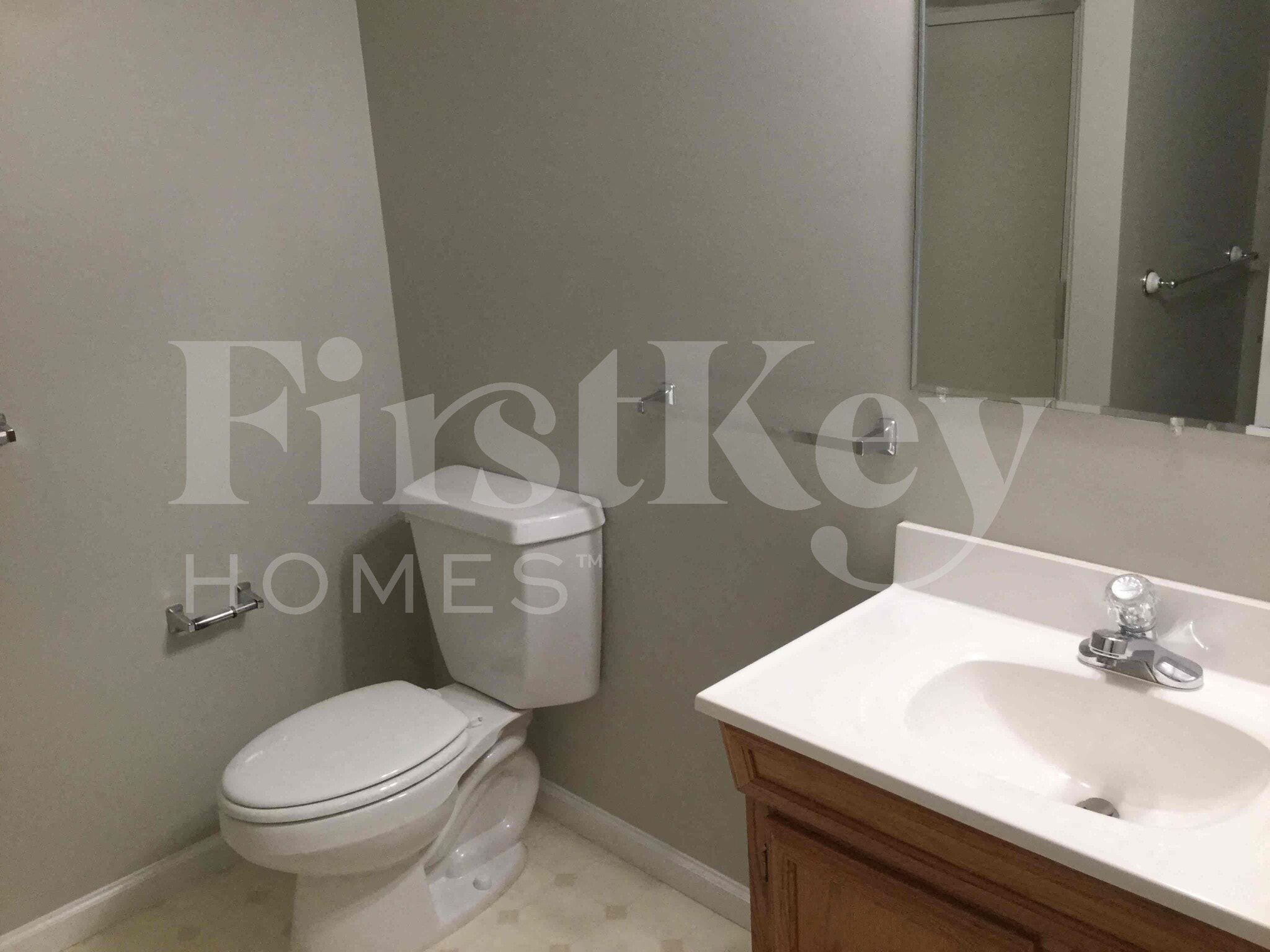 Building Photo - 8130 Stonebrook Dr