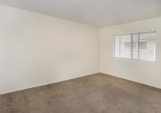 Large Bedrooms - 24498 Copper Cliff Ct