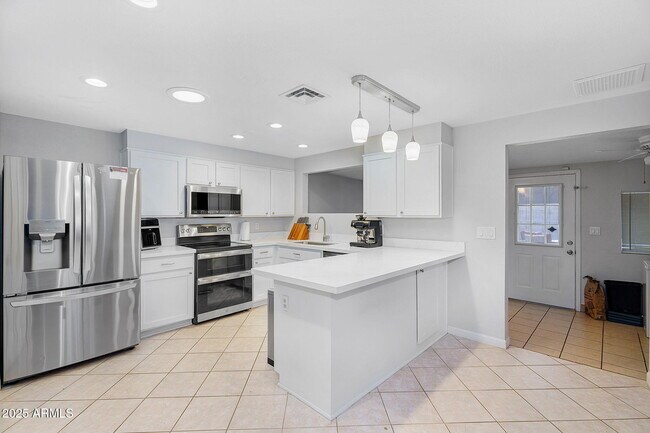 Building Photo - 1511 W Mesquite St