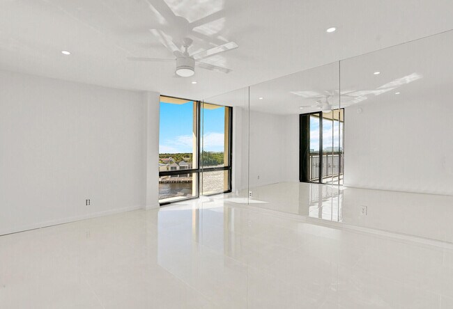 Building Photo - 2697 N Ocean Blvd