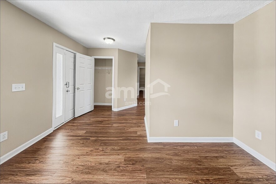 Building Photo - 10942 Alamosa Dr