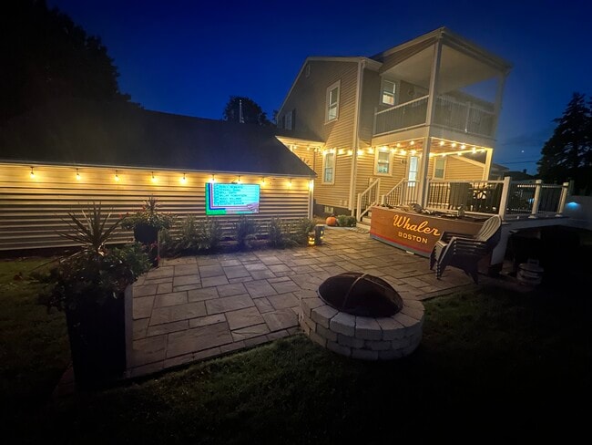 Building Photo - 33 Windhurst Ave