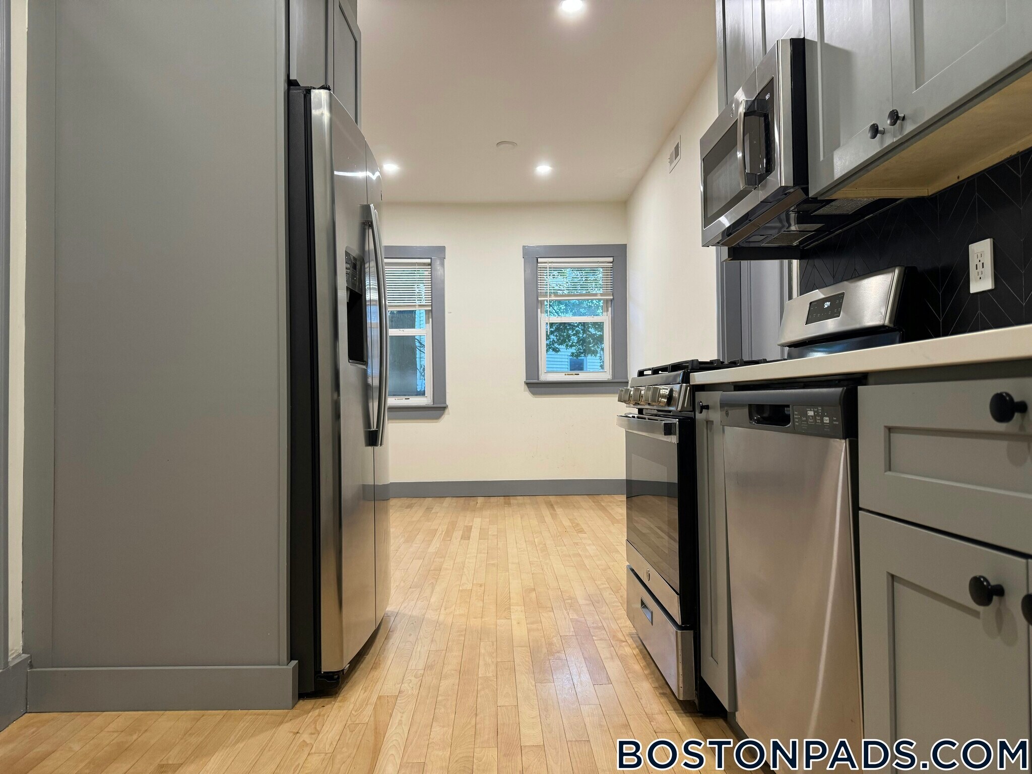 Building Photo - 41 Long Ave