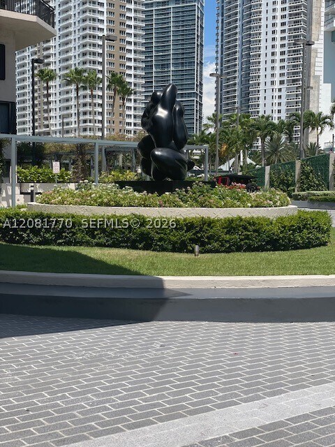 Building Photo - 540 Brickell Key Dr