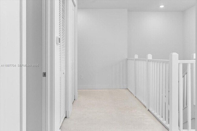 Building Photo - 12237 Green Oak Dr