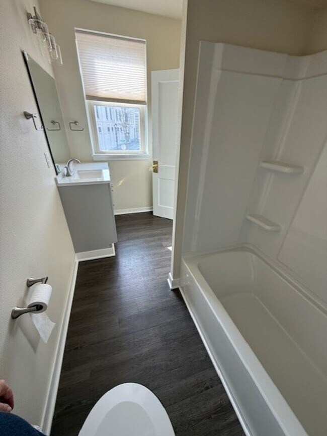 Building Photo - Updated 3 Bed for Rent in Downtown West Bend