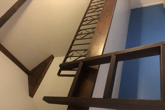 Sleeping Loft - 4721 Cartwright Ave