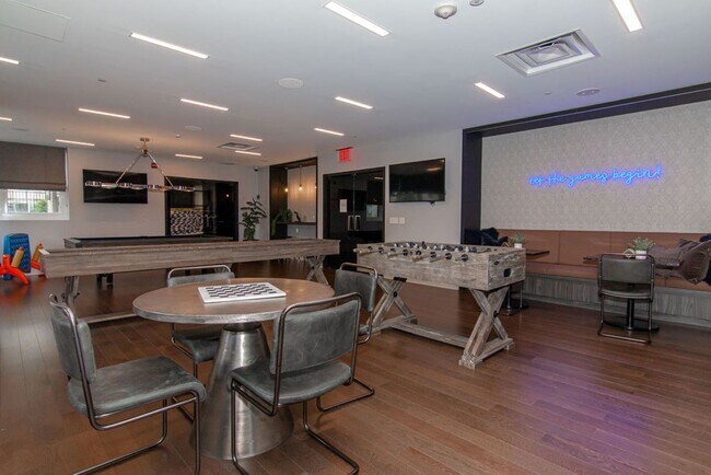 Building Photo - 88 Morgan St