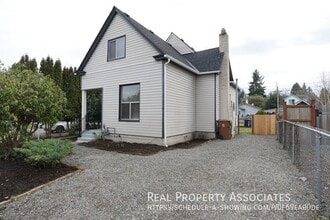 Building Photo - 3104 S 7th St