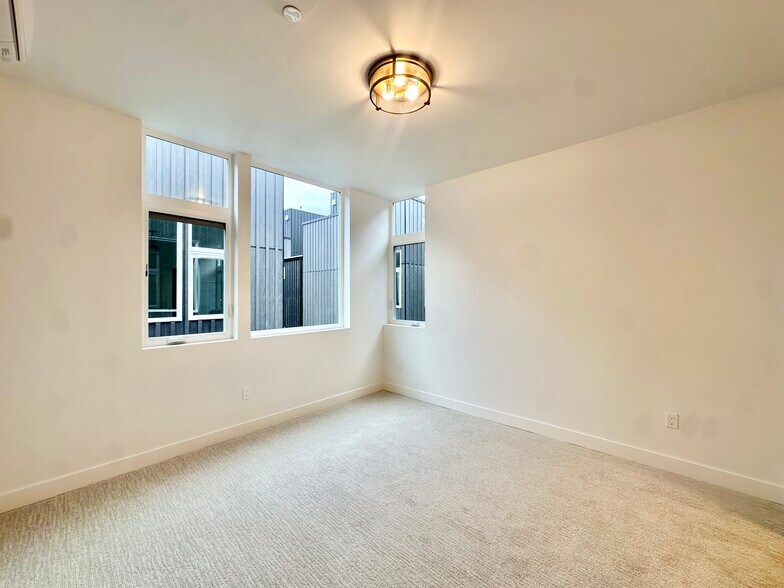 Building Photo - 1725 17th Ave