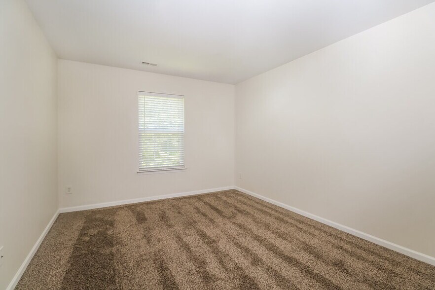 Building Photo - 16105 Long Talon Way