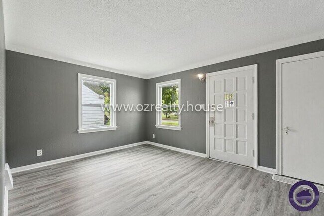 Building Photo - 2126 Marlow Rd
