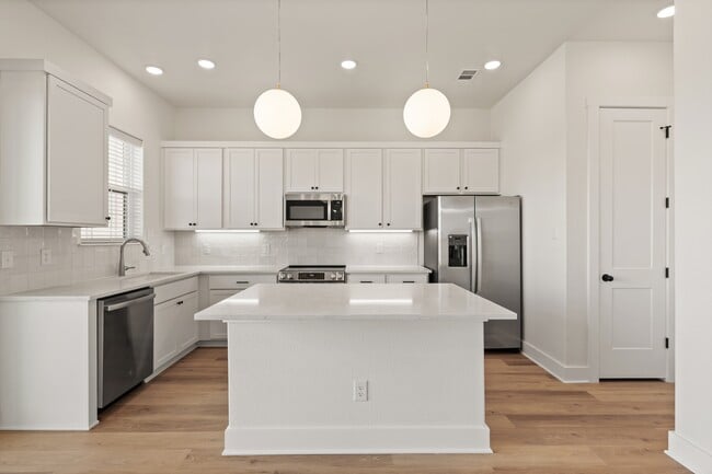 Building Photo - 6718 Abode Ave