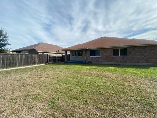 Building Photo - 1607 Schottische Ln