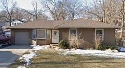 Building Photo - April Move-Ins – Reserve Now! 3 bed, 2 bath