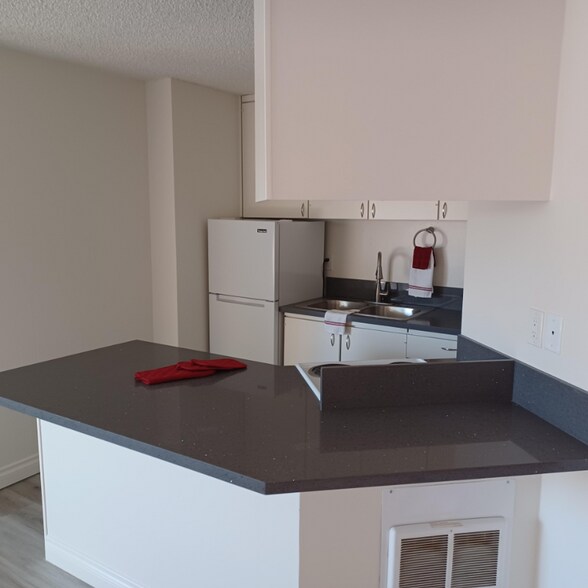 Building Photo - 4901 Heil Ave