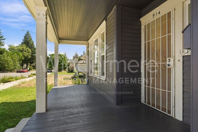 Building Photo - 5 Bedroom House Near Gonzaga