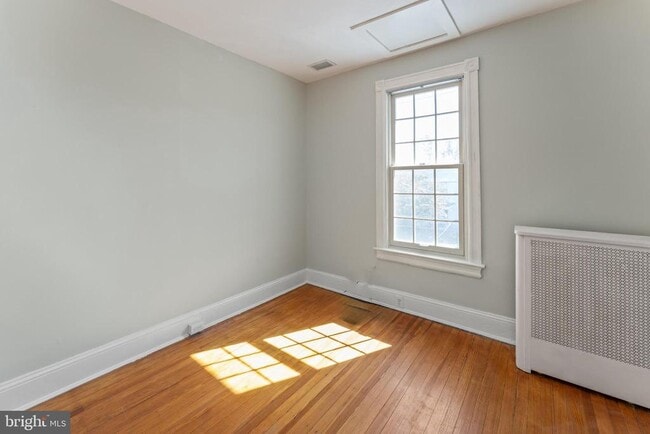 Building Photo - 521 Randolph St NW