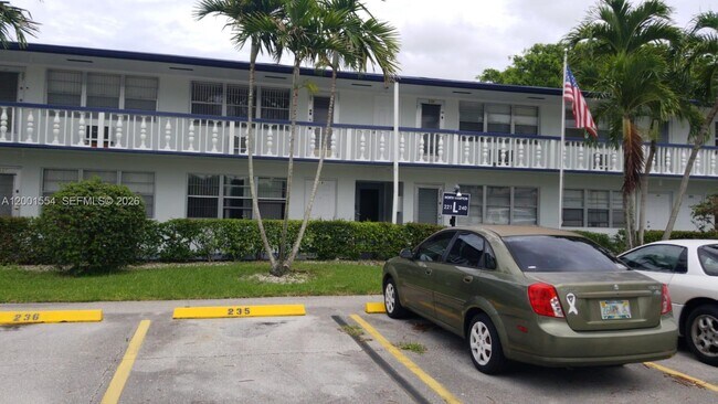 Building Photo - 235 Northampton L