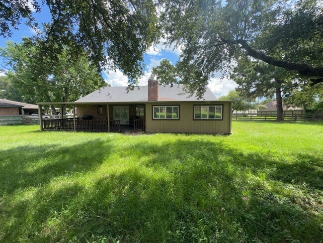 Building Photo - 30707 Martens Rd