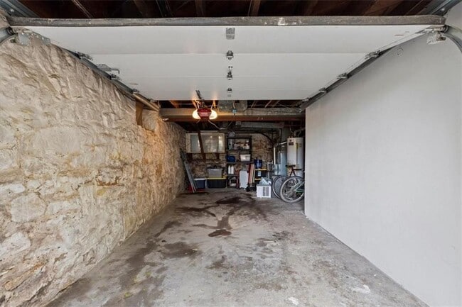 Building Photo - 3308 Wood Ave