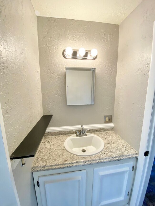 Building Photo - 125 Station Rd