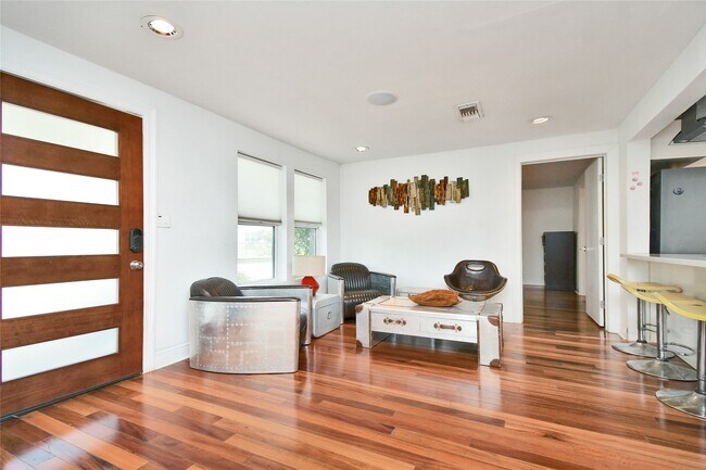 Building Photo - 1204 Archer St