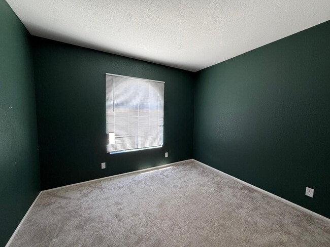 Building Photo - 2524 S El Paradiso