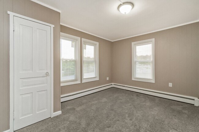Building Photo - Spacious 3-Bed + Office Home in Slatington — Fresh Floors & Flexible Layout