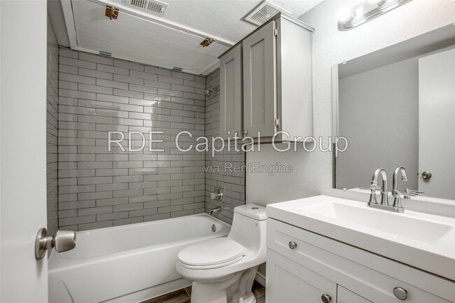 Building Photo - 1939 Cranford Dr
