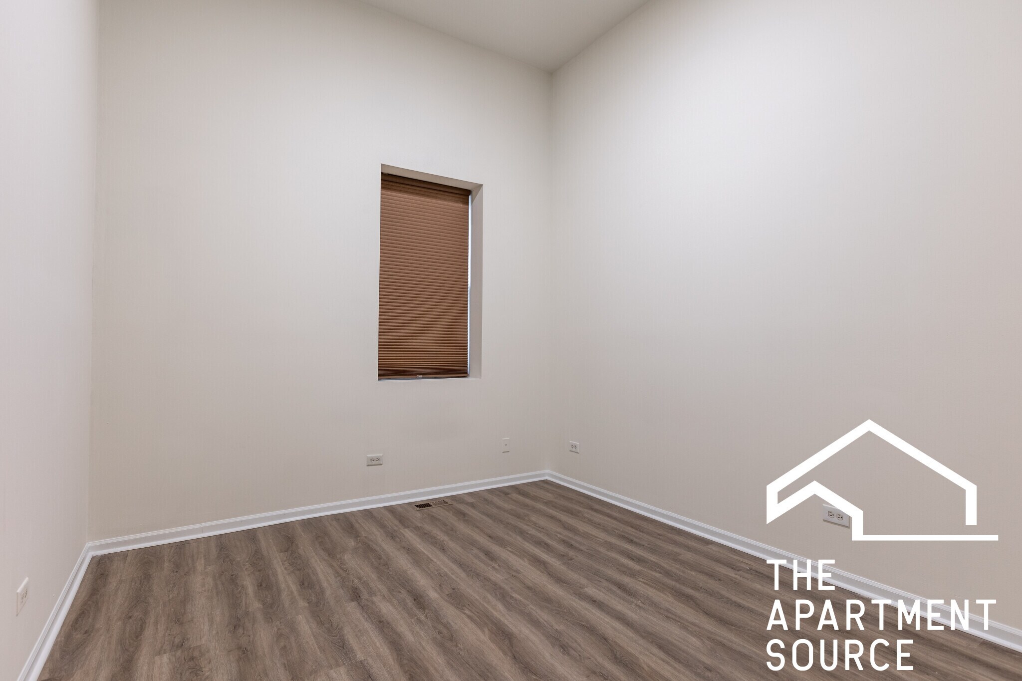 Building Photo - 1260 N Greenview Ave