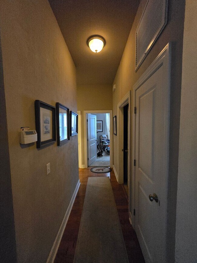 Building Photo - Beautiful 3 Bedroom/2 Bath home in Madera
