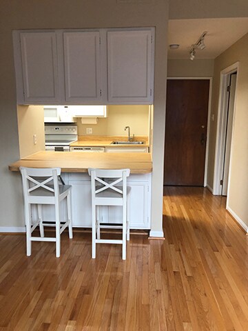 Dining area - 2007 O St NW