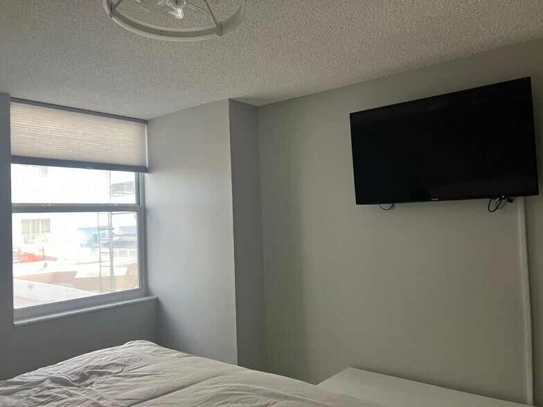 Building Photo - 111 Briny Ave