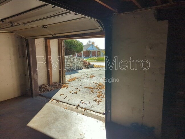 Building Photo - 526 E Walnut St