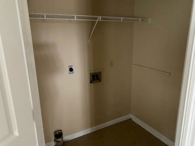 Building Photo - 3/2 HOME NEAR FREEDOM PARK.