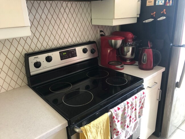 Building Photo - 3 Bed/ 2 Bathroom House in Santa Cruz