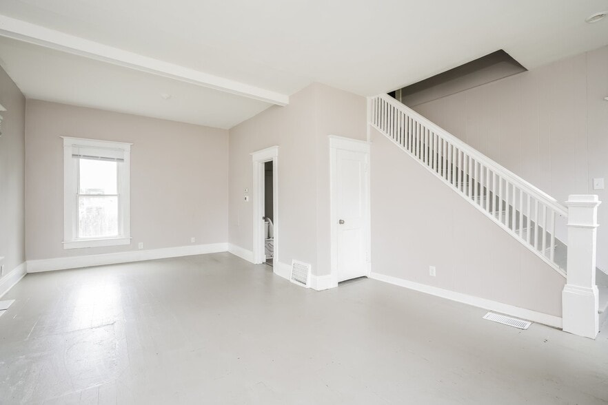 Building Photo - 114 W Cleveland Ave