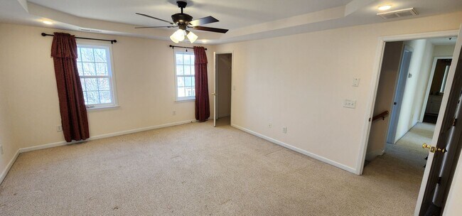 Building Photo - Nice 2 story brick home near Reagan High School