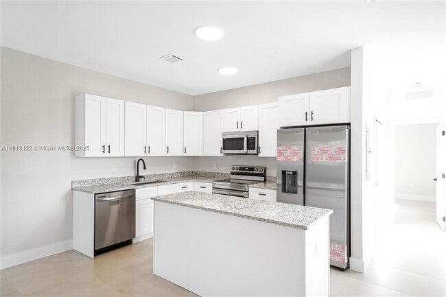 Building Photo - 4307 E 8th Ct