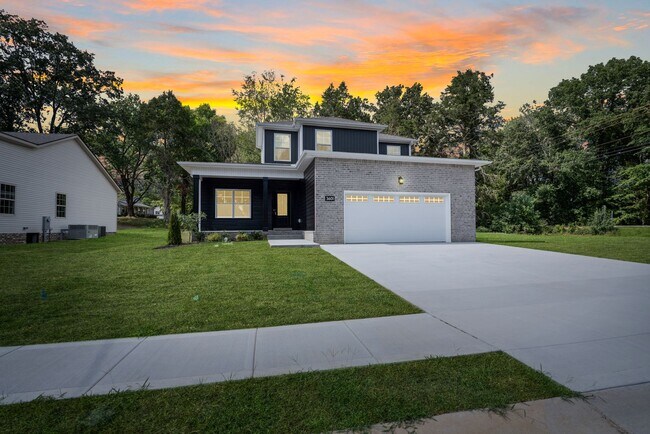 Building Photo - Ruby Floor Plan – 5BR/3BA New Construction Home Near Exit 4