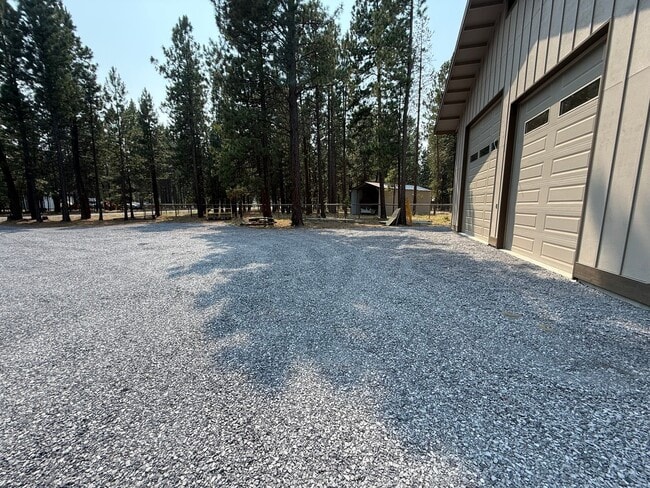 Building Photo - 153550 Little River Loop
