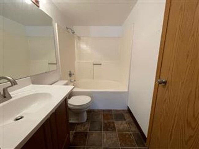 Building Photo - Soda Lakes Condo